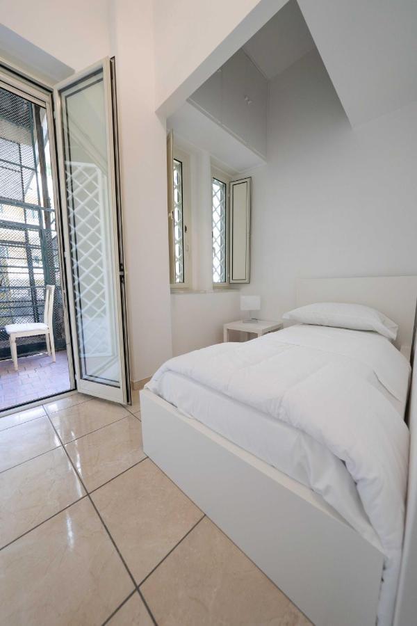 Chiaia Apartment San Pasquale By Dimorra Neapol Exteriér fotografie